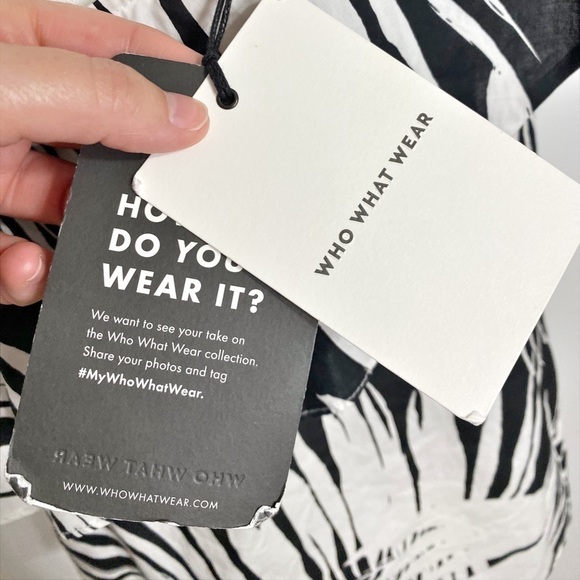 Who What Wear Black and White Tropical Palm Leaves Print Top NWT - Picture 4 of 10